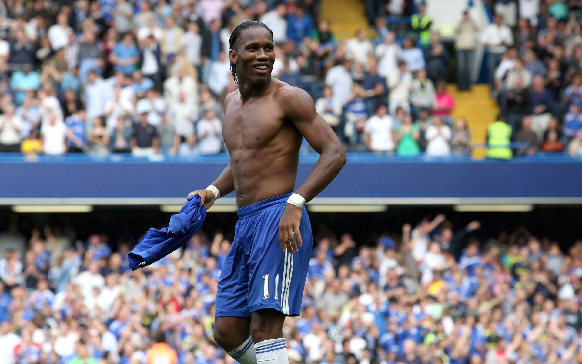 足球周末的双面启示，巴拉圭的古典战法，与萨卡的现代革命